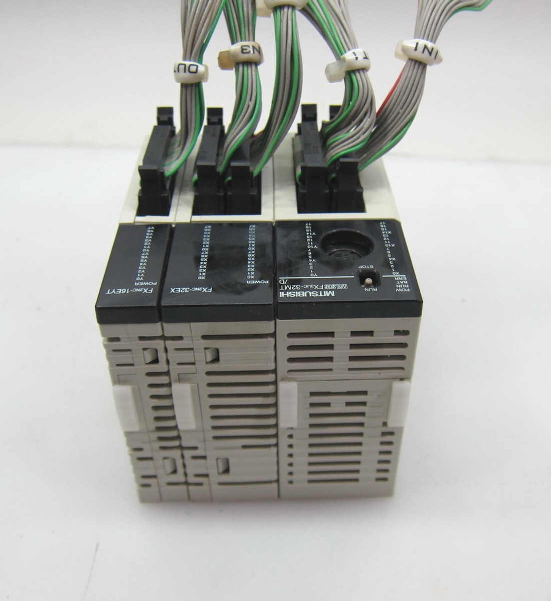 Mitsubishi FX3UC-32MT/D + FX2NC-32EX + FX2NC-16EYT PLC Mitsubishi FX3UC-32MT/D + FX2NC-32EX + FX2NC-16EYT PLC