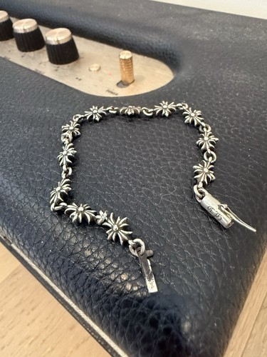 [Authentisch] Chrom Herzen kleines E Armband