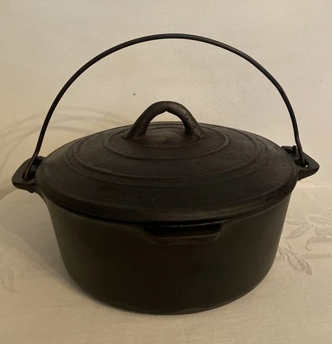 Griswold Erie No. 8 Cast Iron Tite-Top Dutch Oven 833 Block Logo w/Unmarked Lid