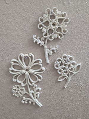 Vintage Boho Homco 3 Faux Wicker Rattan Flowers Wall Hanging Decor 7560, 4.5''-8''