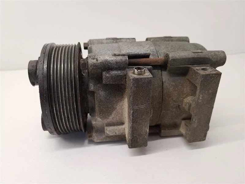 Compresor de aire acondicionado Ford Expedition 1997-2002 5,4 L 4L3Z19703AB Foto 2 de 4