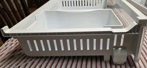 Genuine Refrigerator LFX28968ST Upper Freezer Drawer With Ice Bin AJP73594501 - Picture 4 of 5