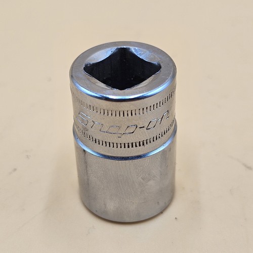 MINT Snap-On Tools USA 18mm Metric Shallow Socket 1/2" Drive 6 Point TWM18 - Picture 2 of 6