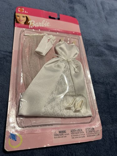 NEW & NRFP! VINTAGE MATTEL 2002 BARBIE WEDDING GOWN #68065 ~ 5 PIECE SET - Picture 3 of 5