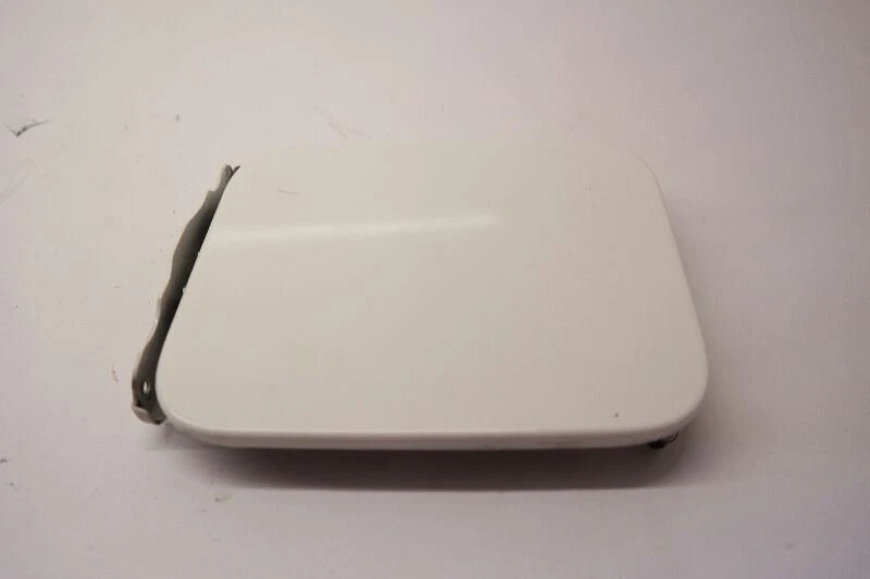 Nissan Armada 2008 2009 2010 puerta exterior combustible blanco nórdico Foto 2 de 4