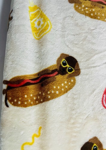 NEW Adorable HOT DOG Dachshund Oversized Velvet Soft Throw Blanket - Picture 7 of 11