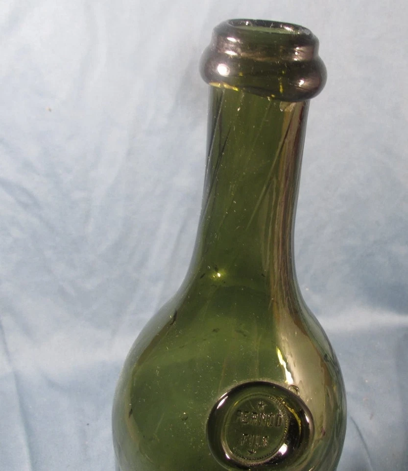 Bouteille ancienne PERNOD fils en verre vert fond fortement concave - Photo 4/4