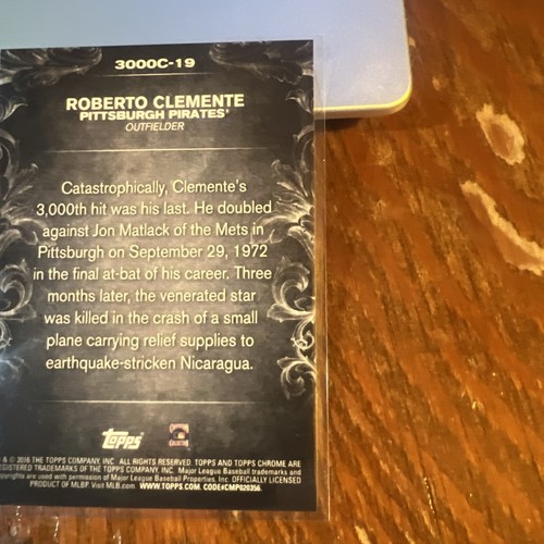 Roberto Clemente 2016 Topps Chrome Update 3000 Hits Club #3000C-19 HOF - Picture 5 of 6