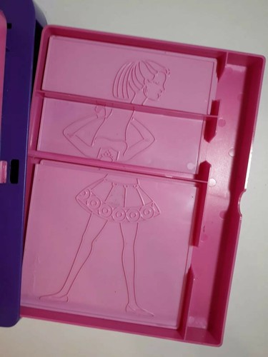 Melissa & Doug Fashion Design Activity Kit. Rubbing Plates - Picture 3 of 9