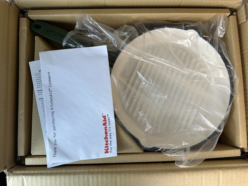 NUEVO KitchenAid Hierro Fundido 11" Parrilla Redonda Sartén con Mango de Silicona Esmalte Verde - Imagen 12 de 12