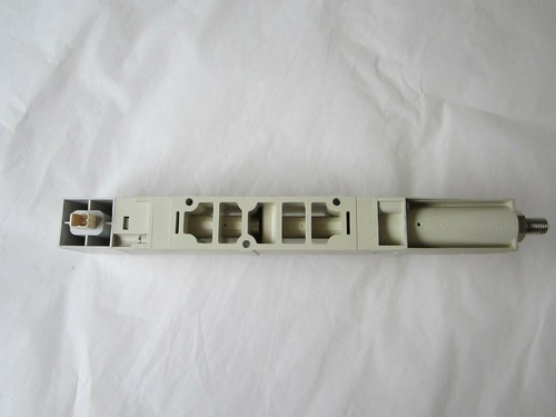 SMC SV4000-N0-A1 SOLENOID VALVE WITH PSi GAUGE - Picture 4 of 9