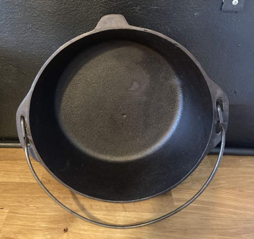 Vtg Unmarked LODGE No. 8 Cast Iron Dutch Oven w/Basting/Drip Lid - Picture 15 of 18