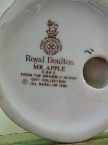 Royal Doulton Brambly Hedge Mr Apple Figurine Ornament Jill Barklem 1982 DBH2 - Picture 8 of 8