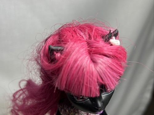 Catty Nior Doll Monster High Scaremester - Picture 6 of 9