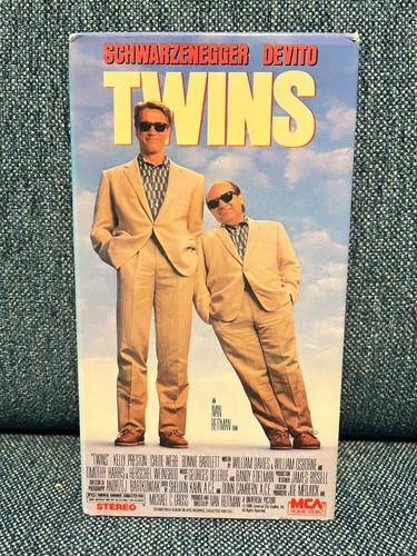 Arnold Schwarzenegger VHS 7 Movie Lot (Terminator, Eraser, Predator, Twins, etc) - Picture 17 of 19