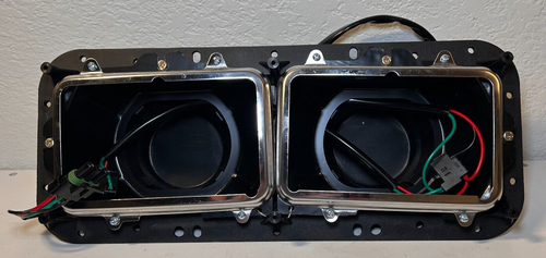 Base de carcasa de faro con enchufes H4 arneses de cables bisel de acero inoxidable pasajero - Imagen 1 de 3