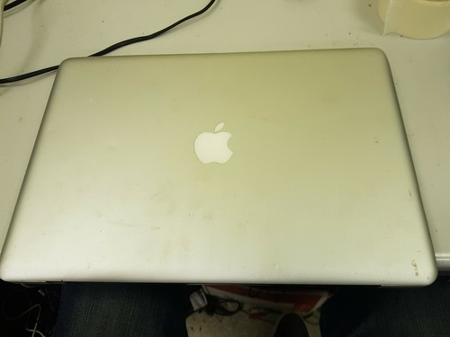 Apple MacBook Pro A128 15-Inch,Core 2 Duo 2.53GHz,2GB RAM, NOT POWERING ON. - Picture 10 of 12