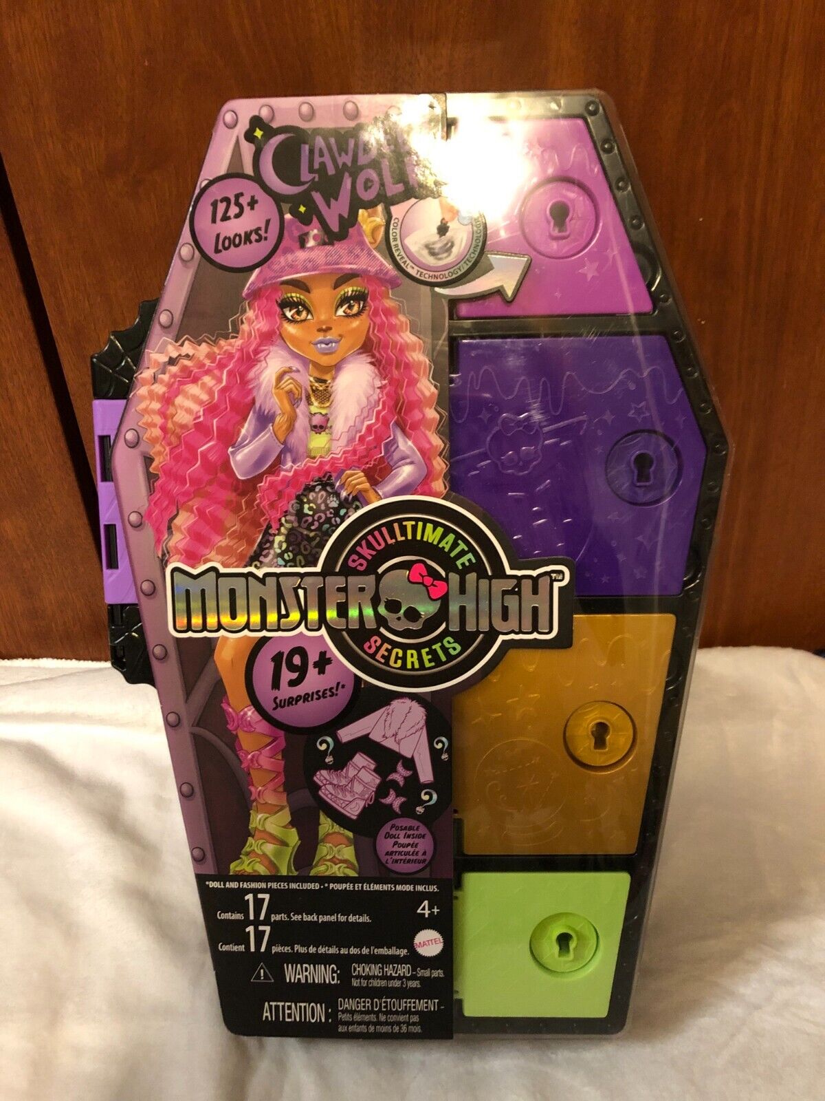 MONSTER HIGH SKULLTIMATE SECRETS COLOR REVEAL CLAWDEEN WOLF DOLL (SEALED, NIB)