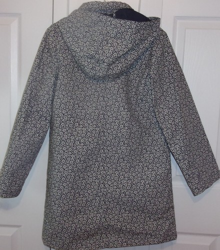 Girls size 14/16 Gap stylish, hooded water proof, dressy coat - Picture 6 of 6