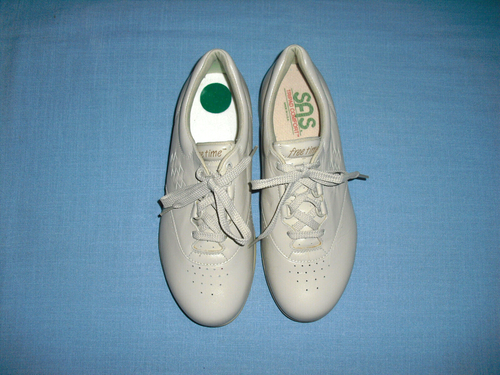 NEW SAS Free Time Bone Womens Size 9 WW Wide Lace Up Sneaker Shoe TriPad Leather