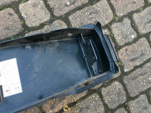 TRIUMPH T955I ST BACK MUDGUARD T955 SPRINT REAR MUDGUARD FENDER UNDER TRAY - Picture 8 of 8