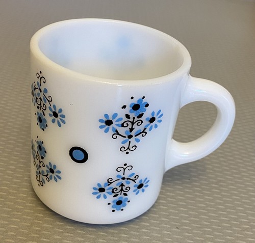 MCM Glasbake Milk Glass Mug Retro Blue Black Daisy Flower Dot Pattern Print 3,5" - Picture 1 of 8