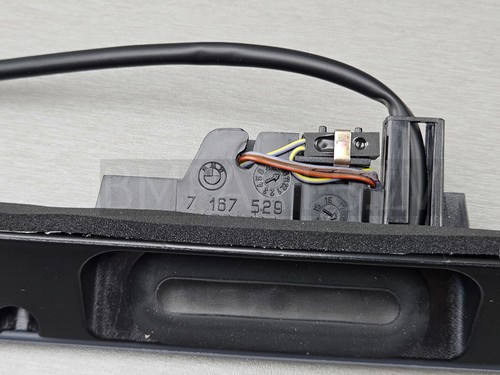 NEW GENUINE BMW 3 SER E46 TOURING TRUNK LID GRIP WITH KEY BUTTON PRIMED 7170963 - Picture 13 of 20