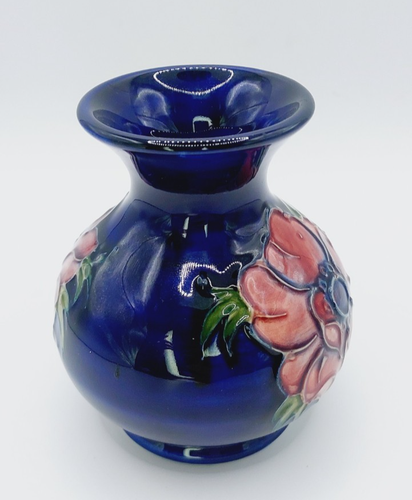 Moorcroft Kobaltblau Blumen Kunstkeramik Vase - Erhöhtes Rohr-gefüttertes Design - Bild 5 von 9