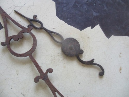 Antique Longcase Grandfather Clock Dial and Movement - Measures 13 inches Square - Foto 3 di 24