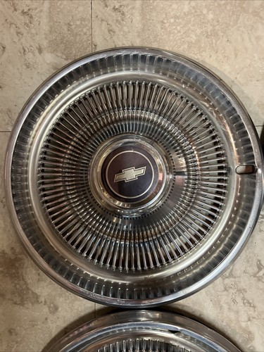 4- OEM 1970-1975 CHEVROLET Chevelle Impala Monte Carlo 15" Hubcaps **NEAR MINT** - Picture 3 of 10