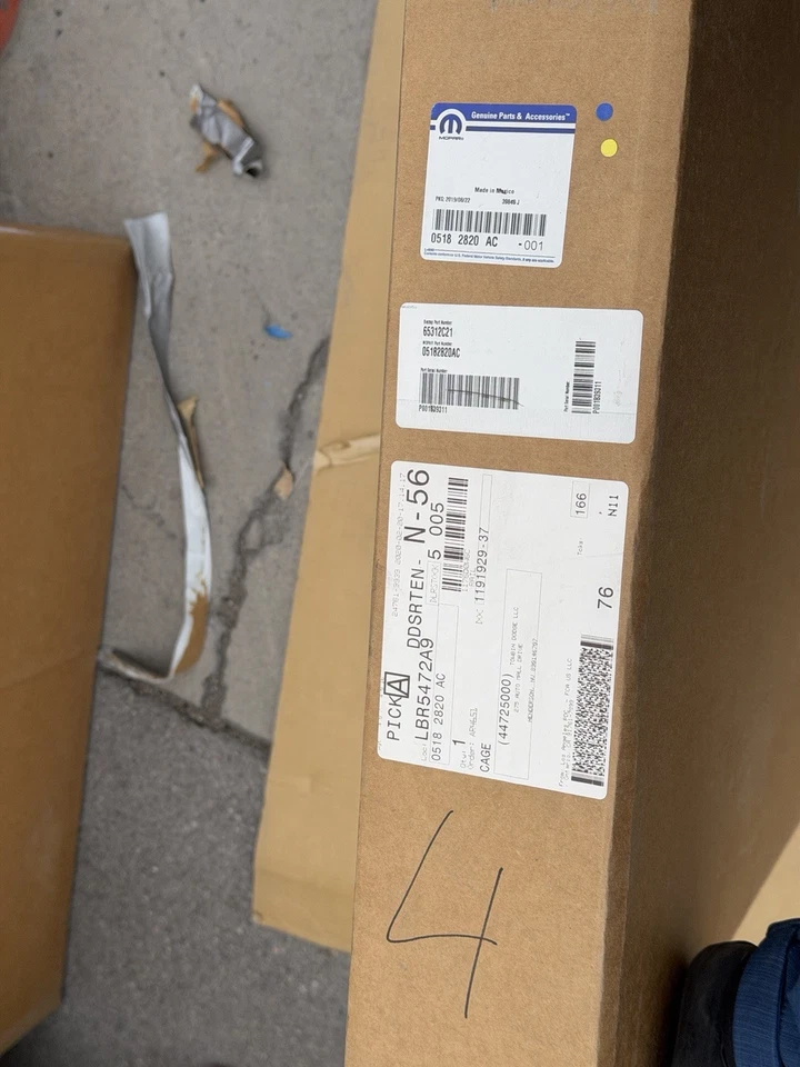 Jeep Wrangler Door Glass Frame - Image 2 of 4