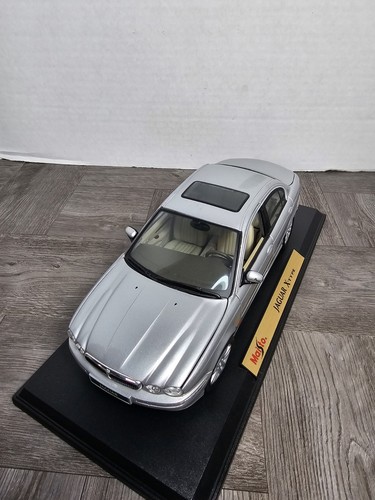 Maisto Maßstab 1:18 Jaguar X Type 2001 silber Saloon Car 31621 Diecast MIB - Bild 2 von 8