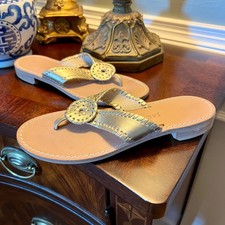 EUC Jack Rogers Ro Flat Thong Sandals in Light Champage Gold Size 6.5 M
