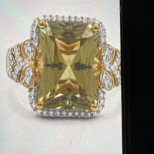 IMPRESSIVE  LORIQUE CSARITE  AND DIAMOND 18.k. GOLD RING.  MTGW 8.80ct. N/O
