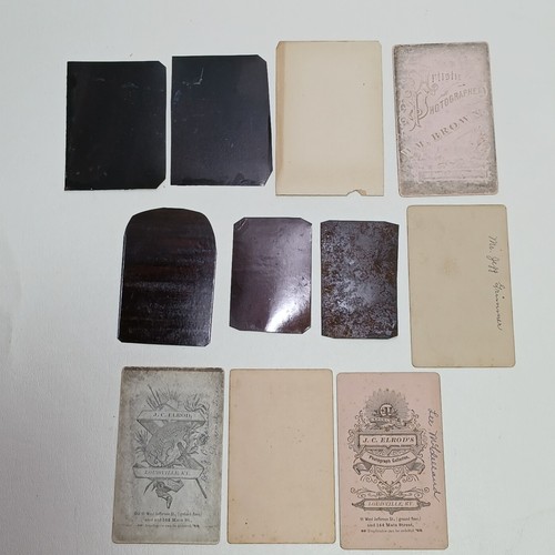 Lote de 13 fotos antiguas de placa de acero tipo tinte retratos familiares coleccionables años 1880 - Imagen 2 de 3