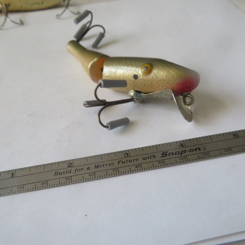 FISHING LURE PAW PAW 3¾" VINTAGE WOOD JOINTED PIKIE MINNOW GREEN BACK & SCALE