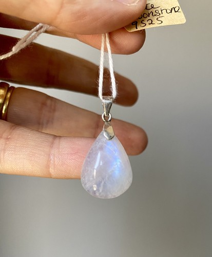 Crystal White Moonstone Pendant Blue Flash Sterling Silver 925 Heal Jewellery - Picture 2 of 8