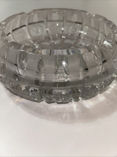 Cenicero de vidrio acampanado corte cristal 6 pulgadas diseño clásico estrella pesado 4 ranuras - Imagen 2 de 4