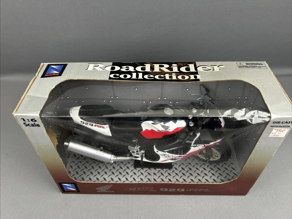 New-Ray 1/6 Scale Diecast Honda CBR 929 RR Motorcycle Erion Racing #48943 NIB - Image 4 of 4