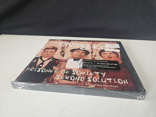 THE LIVING END 2 CD - TOWER RECORDS Sticker - Prisoner Of Society Single NEW! - Picture 4 of 4