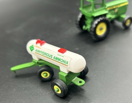 Ertl 1/64 Scale John Deere Tractors and Anhydrous Ammonia Tank Trailer 3 PCS - Picture 7 of 13