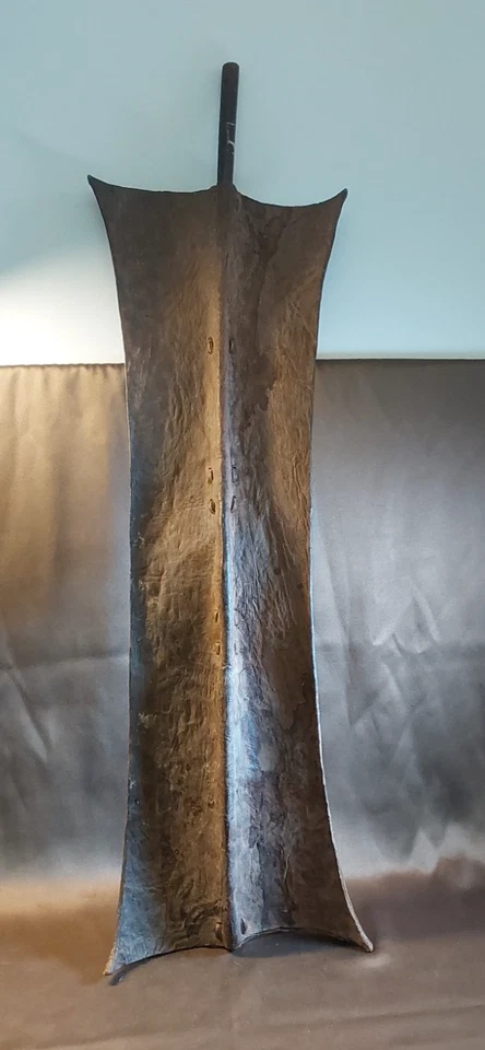 ANTIGUO POKOT AFRICANO BATTLE SHEILD-40" ALTO Y 13" ANCHO Foto 2 de 4