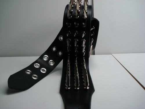 CORREA DE GUITARRA CON PICOS DE CUERO. HEBILLA... (MDLS0290)... ABBATH - Imagen 8 de 9