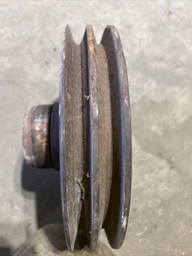 International Tractor  Crankshaft Damper 9” Pulley 606-786-C92 Antique Tractor - Picture 6 of 7