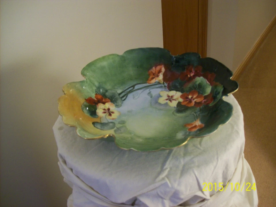 Antiguo cuenco de porcelana pintado a mano Rosenthal Tilly con diseño floral firmado Foto 3 de 4