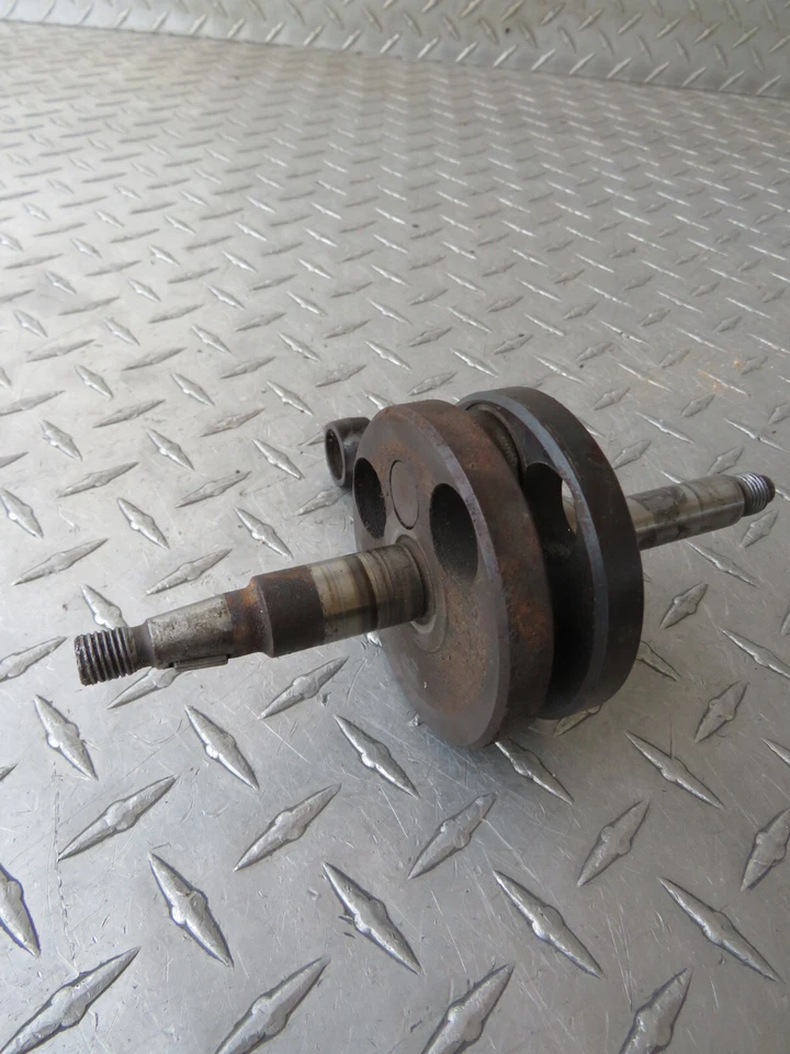 2004 04 Suzuki LTA50 LT A50 Quadmaster cigüeñal y biela Foto 4 de 4