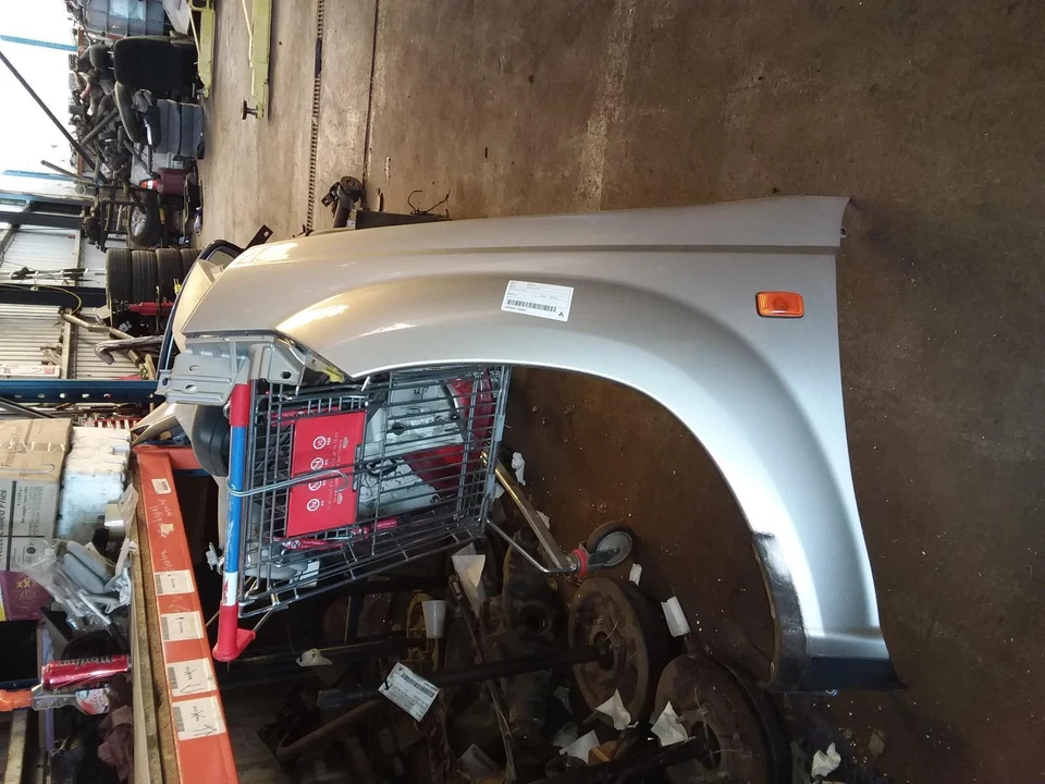 NISSAN XTRAIL LEFT GUARD T30, 10/01-09/07 01 02 03 04 05 06 07 - image 3 of 3