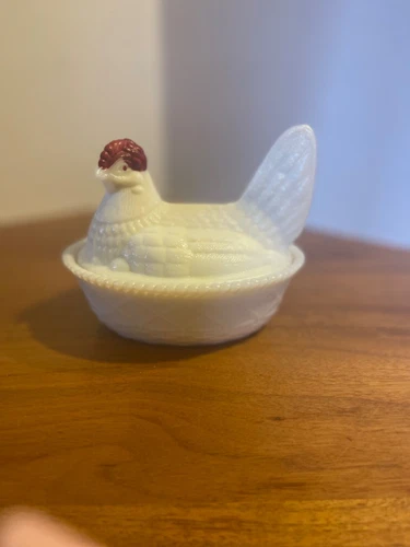 Vintage Westmoreland Milk Glass Hen With Red Comb Nesting Dish MINT!