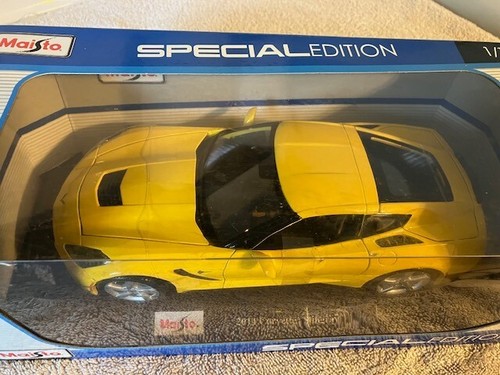 2014 CORVETTE C7 STINGRAY YELLOW NIB 1:18 SCALE MAISTO SPECIAL EDITION - Picture 6 of 7