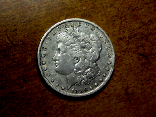 Dólar de plata Morgan Better Date XF 1886-O R2 - Imagen 1 de 2